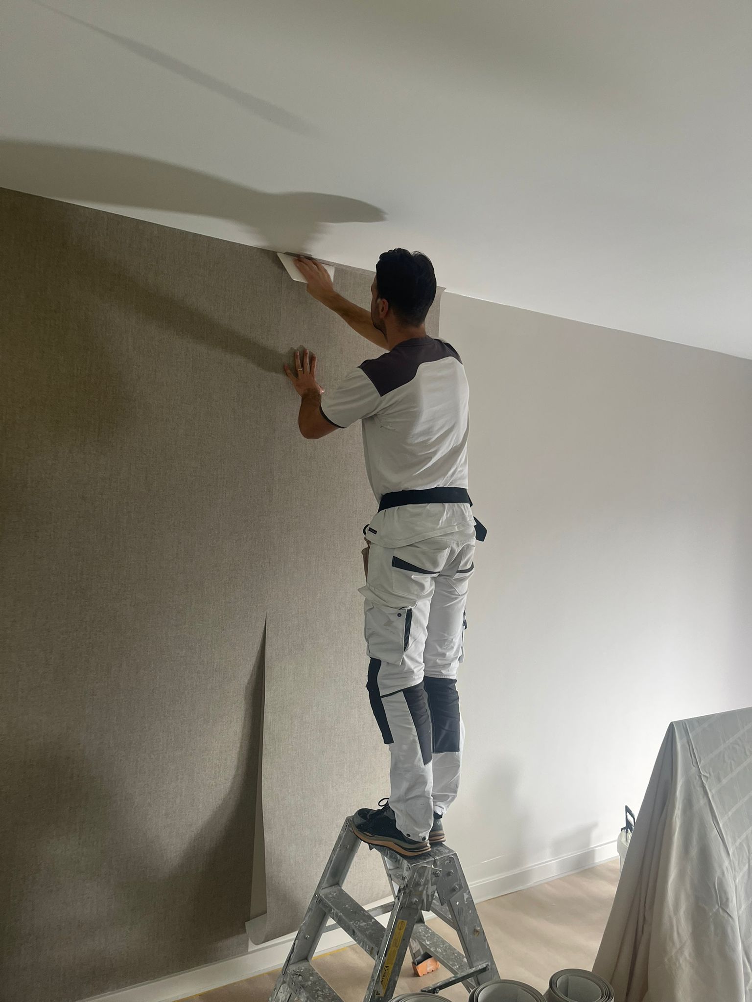 Behangbekleding door Van Sonsbeek