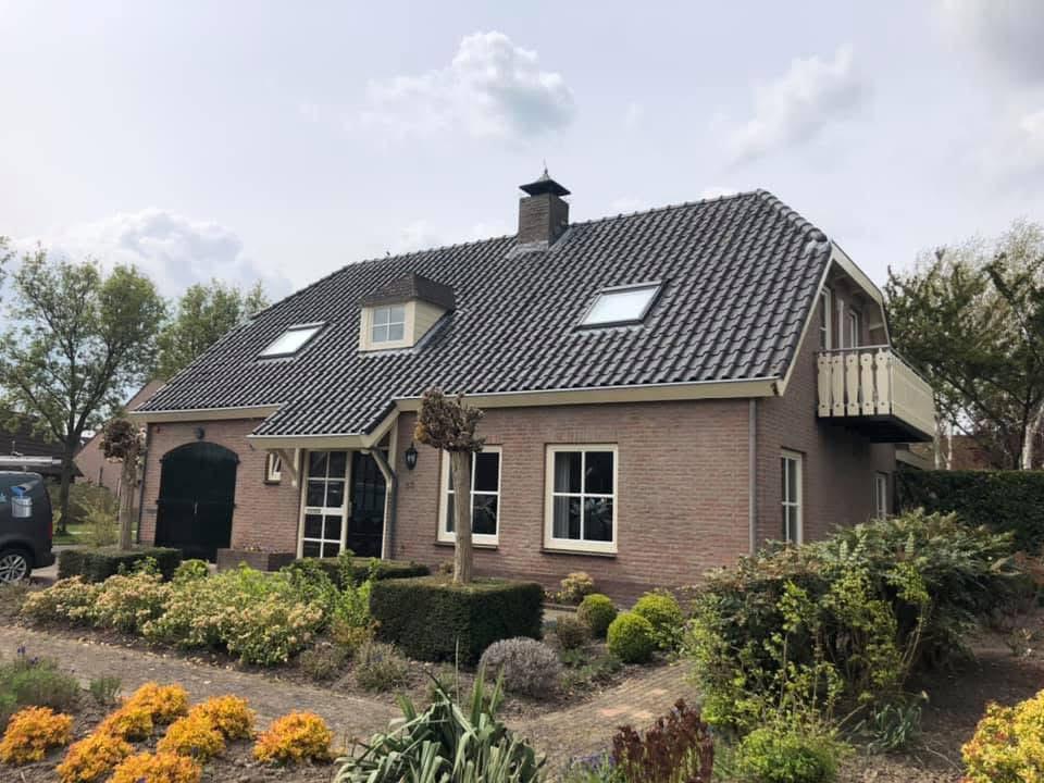 Buitenschilderwerk landelijke woning